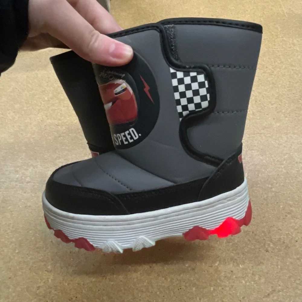Disney Pixar Cars Lightning McQueen Light Up Snow Boots Kids Size 7
